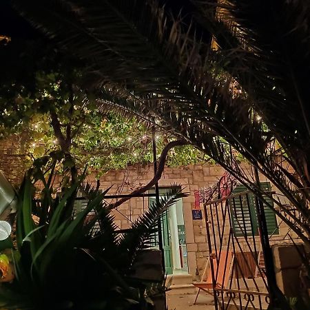 Beach House Gusla Komiza Exterior photo